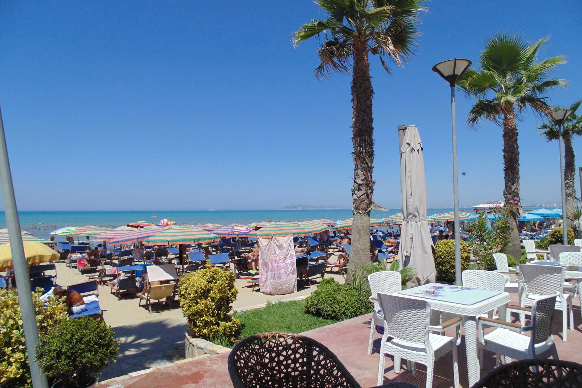 Restaurant på Fafa Premium på Durres riviera i Albania.