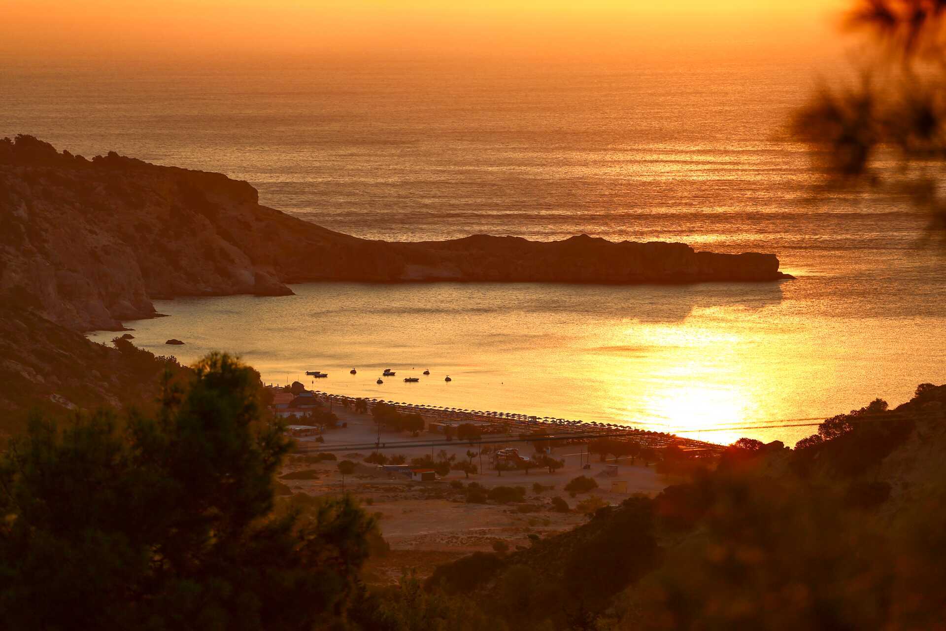 Soloppgang over Tsambikastranden