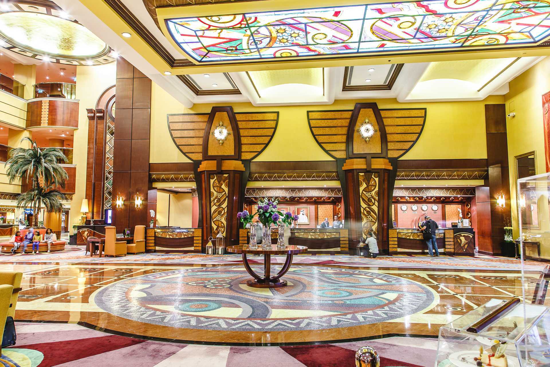 Lobbyen til Hotel Al Raha Beach i Abu Dhabi, De forente arabiske emirater.