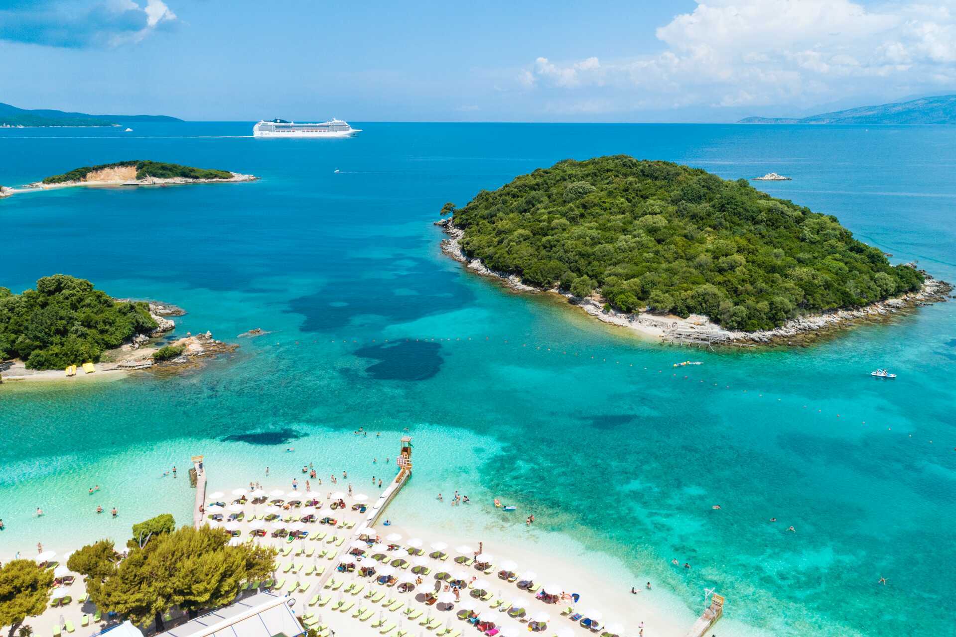 I Ksamil sør for Saranda finner du noen av Albanias fineste strender. 