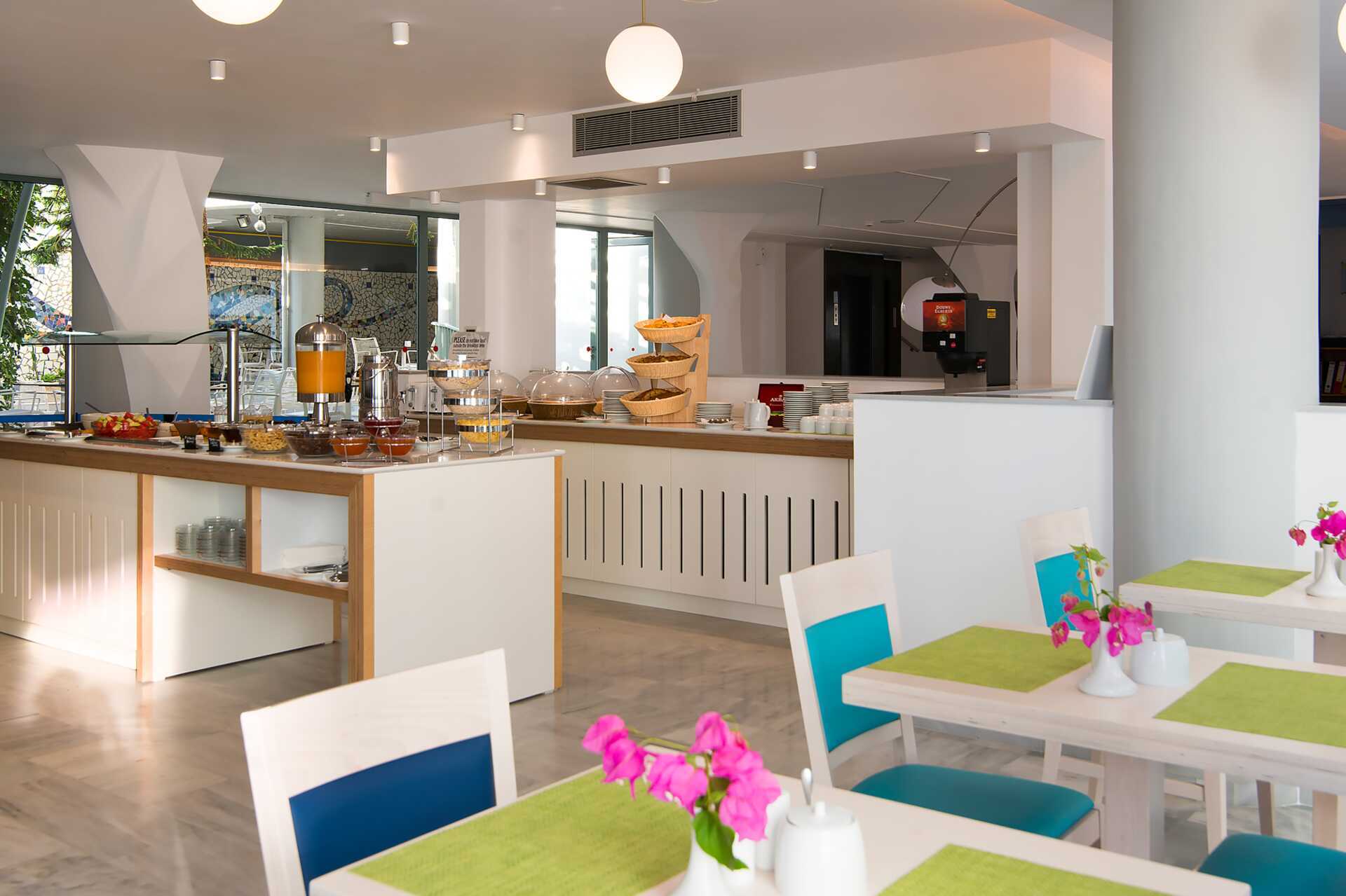 Frokostrestaurant på Alia Beach i Hersonissos, på Kreta.