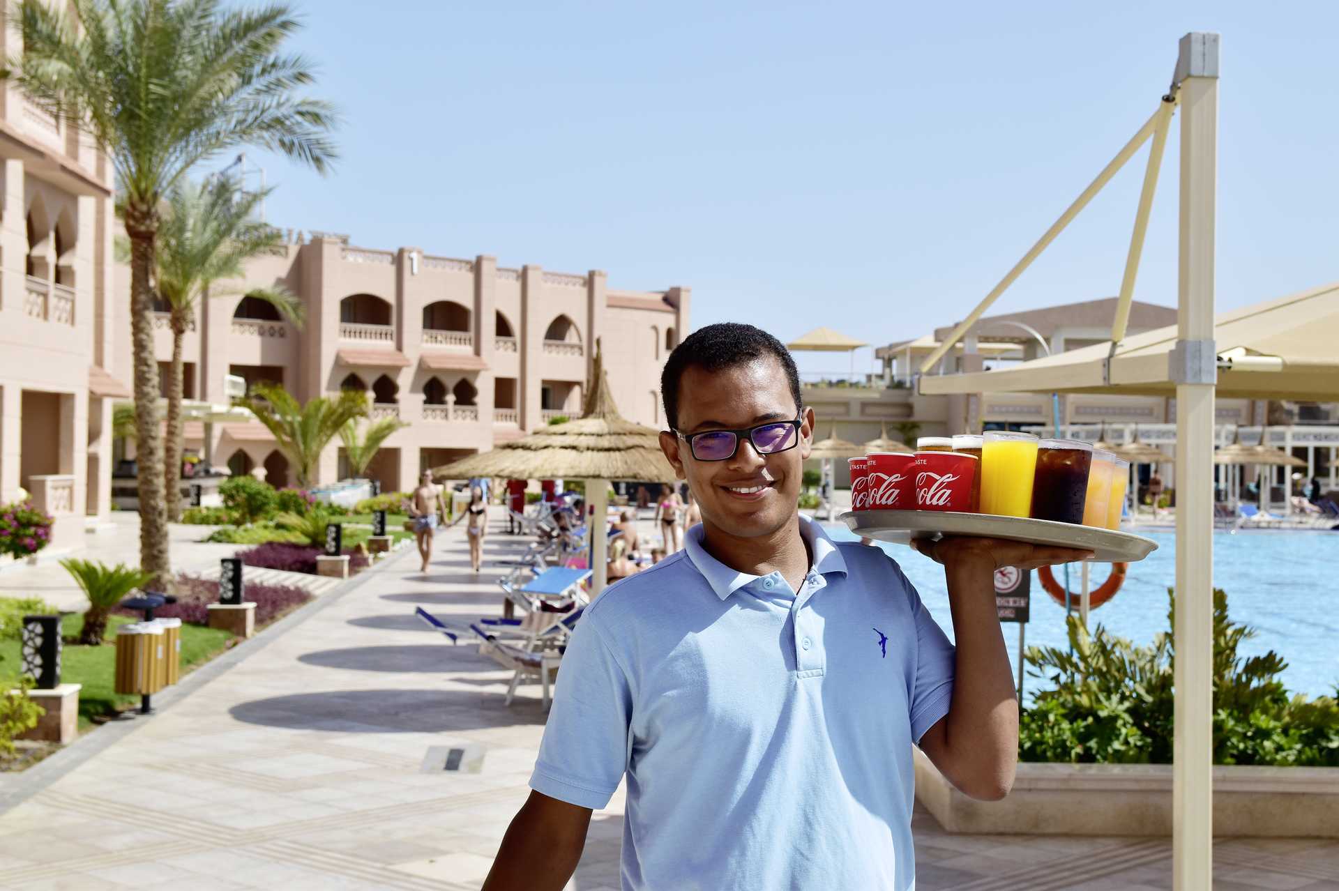 Bassengområdet til Aqua Vista i Hurghada, Egypt.