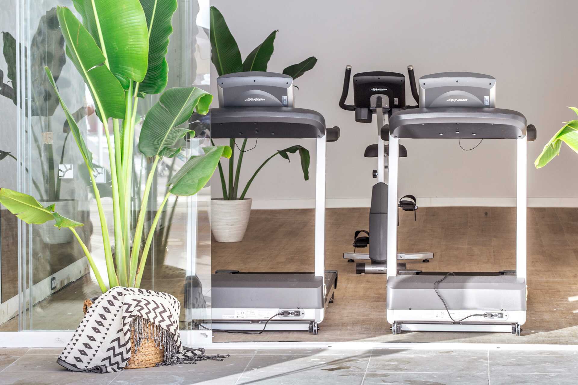 Moderne treningsrom på Atlantic Holiday, Tenerife.