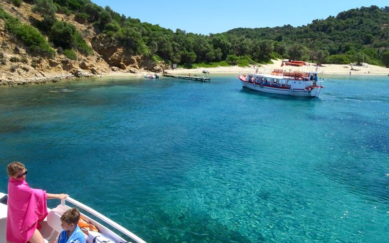 Badebåt til Skiathos' perler