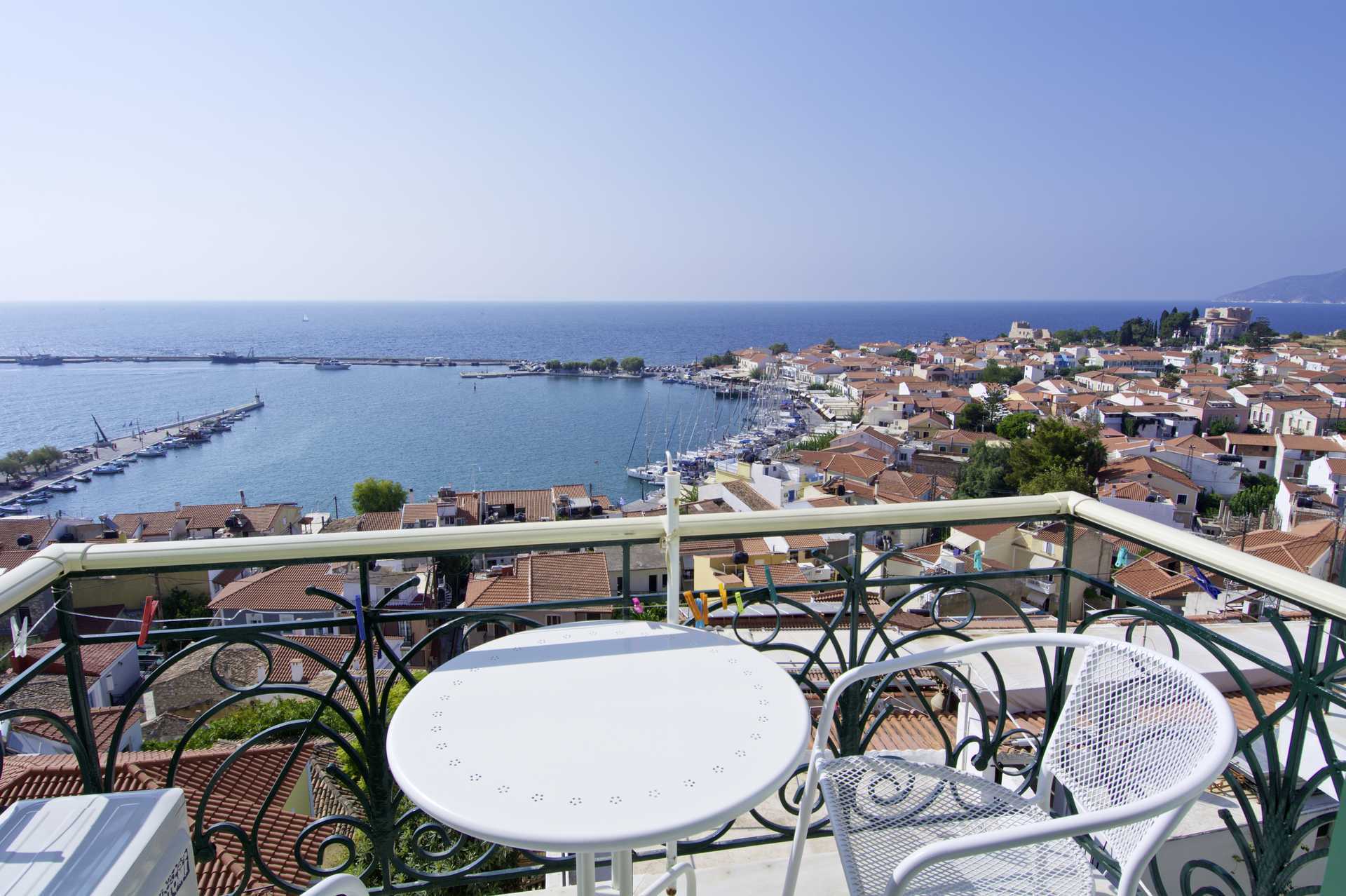 Balkong på hotell Panorama på Samos, Hellas.