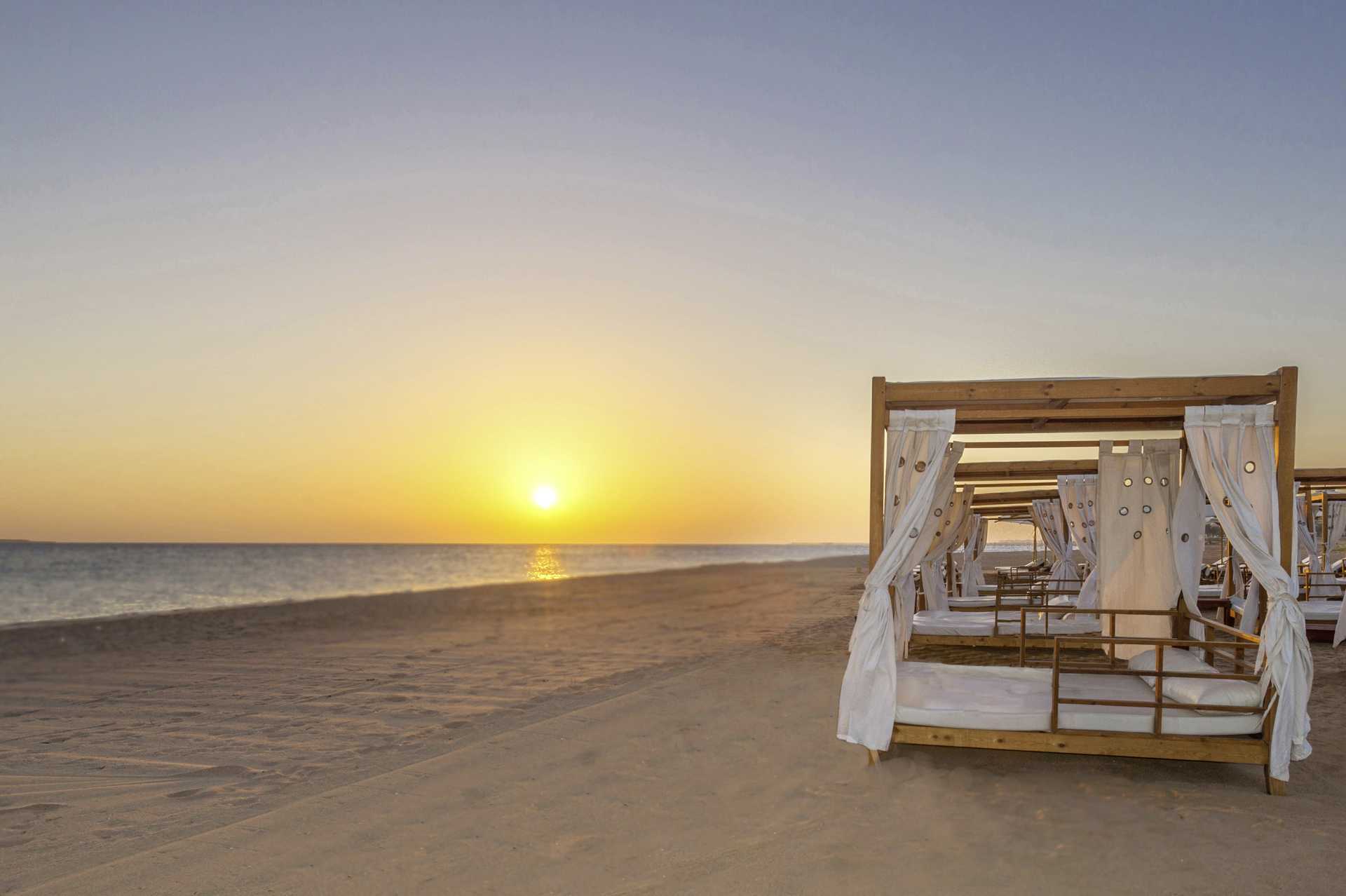 Stranden på Baron Palace Resort i Sahl Hasheesh, Egypt.
