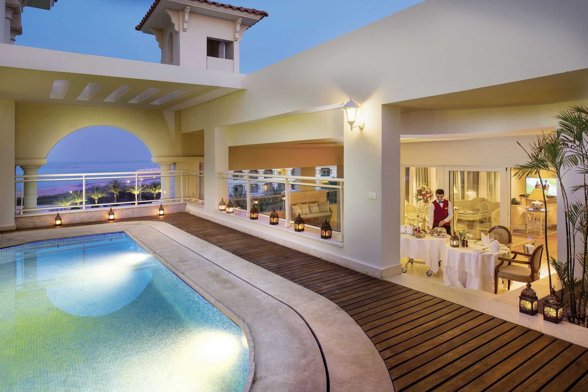 Basseng på Baron Palace Resort i Sahl Hasheesh, Egypt.