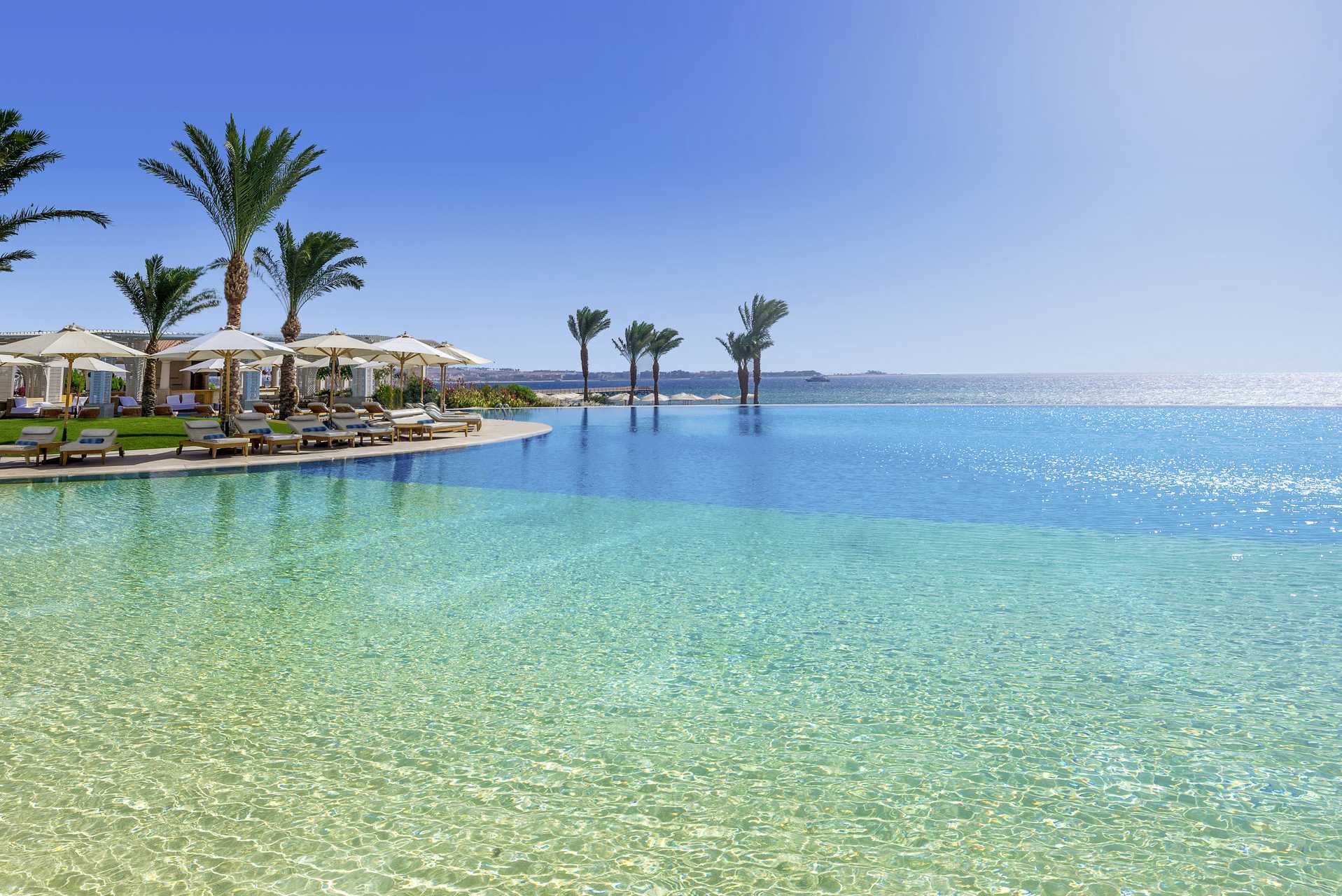 Basseng på Baron Palace Resort i Sahl Hasheesh, Egypt.