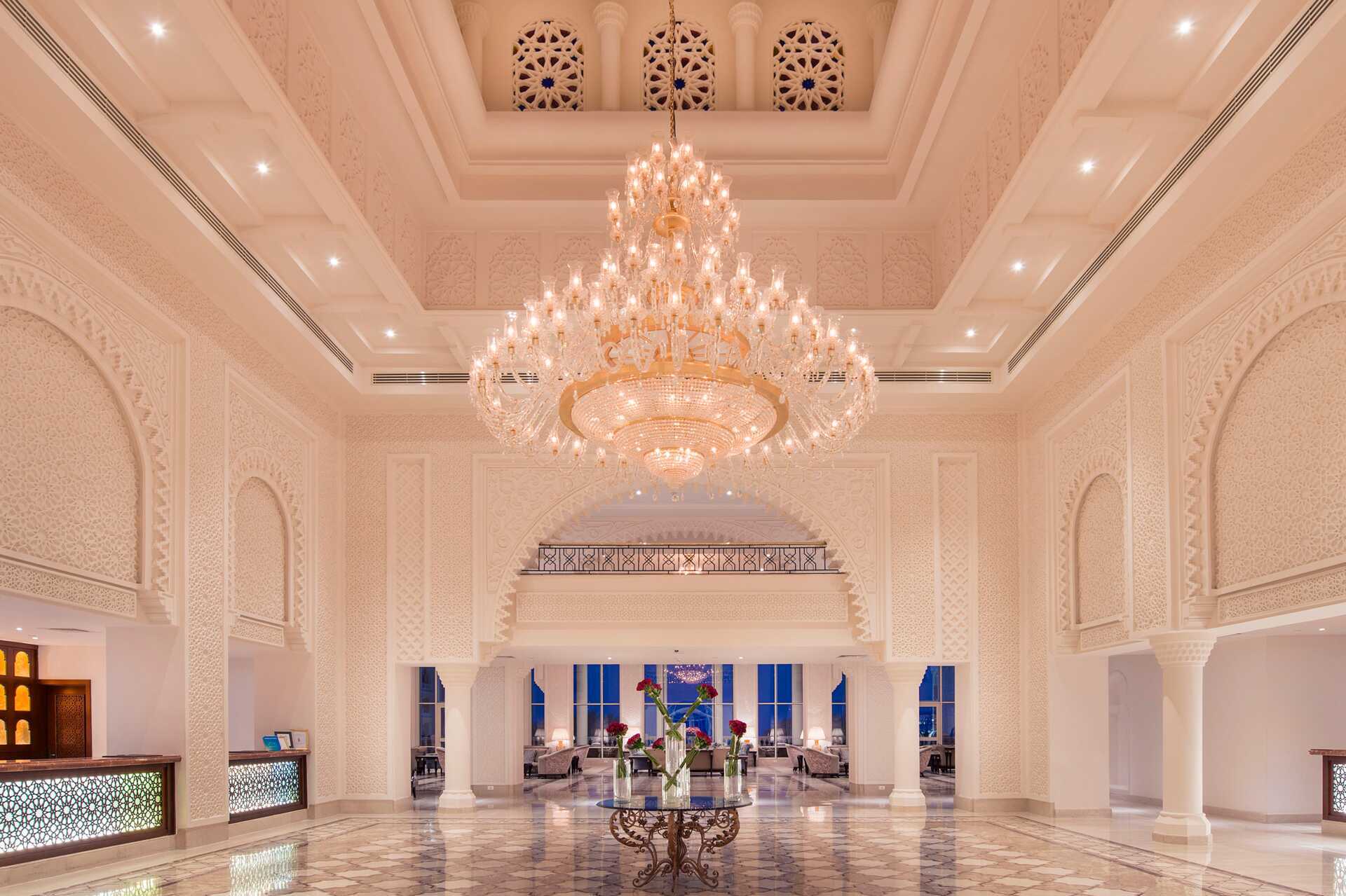 Lobbyen til Baron Palace Resort i Sahl Hasheesh, Egypt.