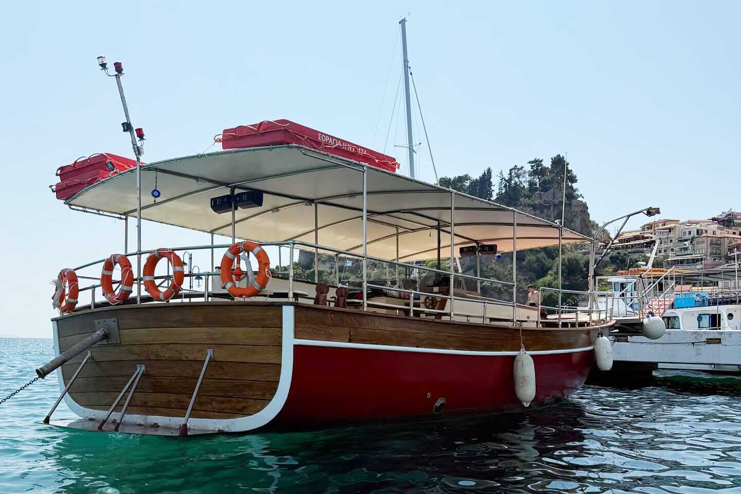 Båttur til borgjemte strender