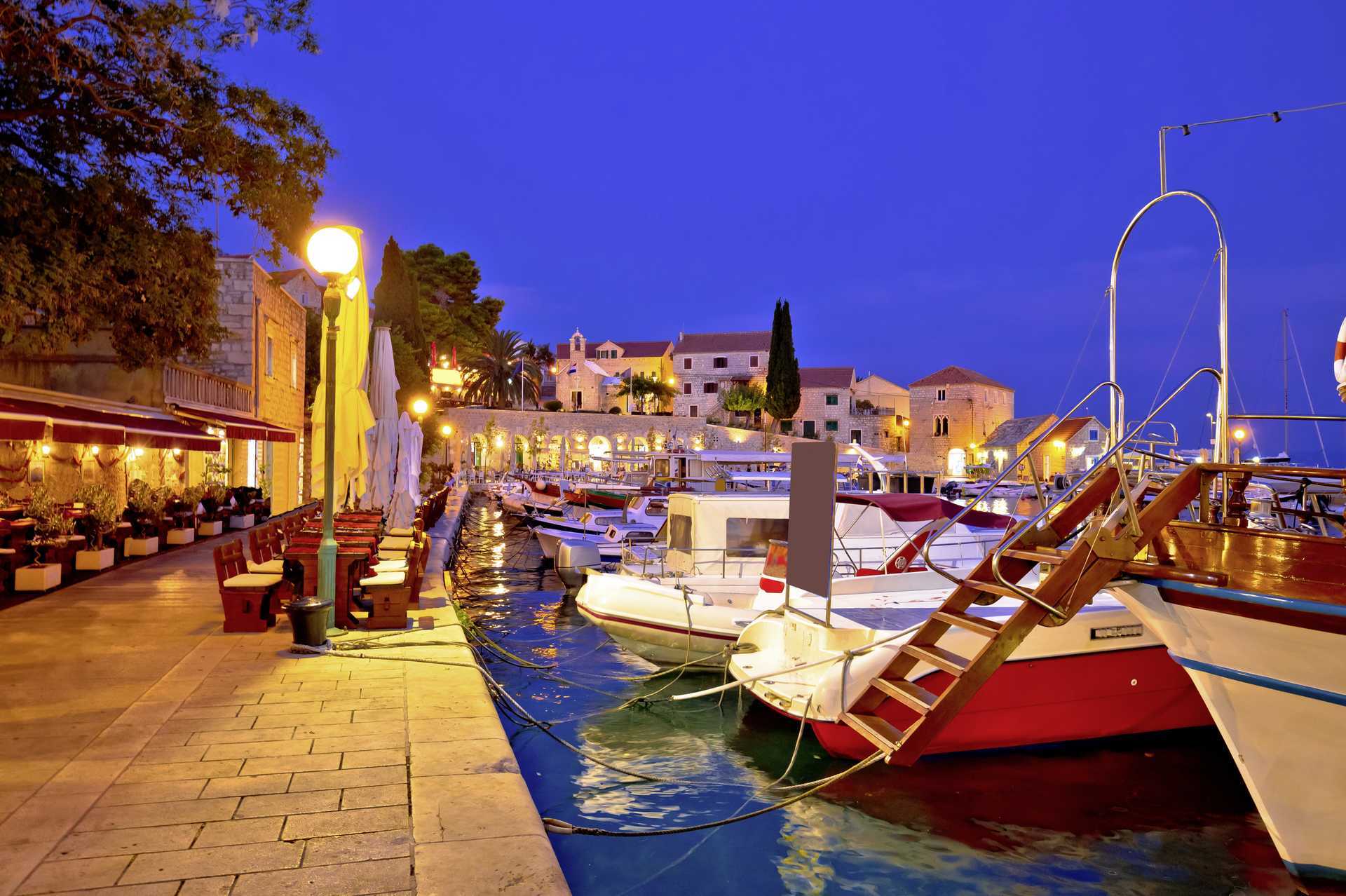 Havnepromenaden i Brač