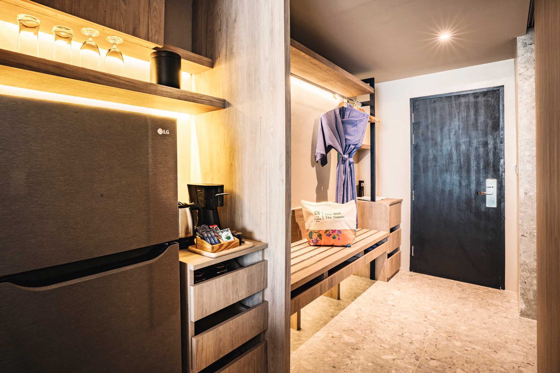 Deluxerom med jacuzzi på La Flora Khao Lak i Khao Lak, Thailand.