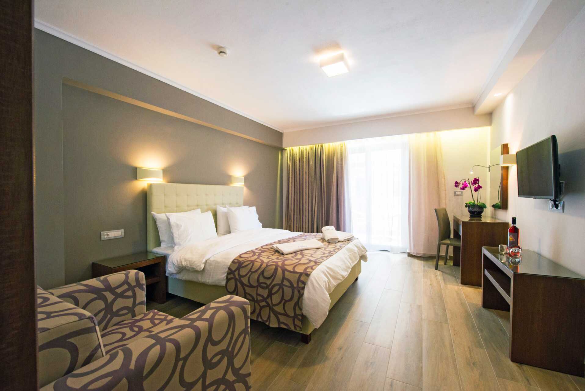 Deluxerom på Adams i Parga, Hellas.