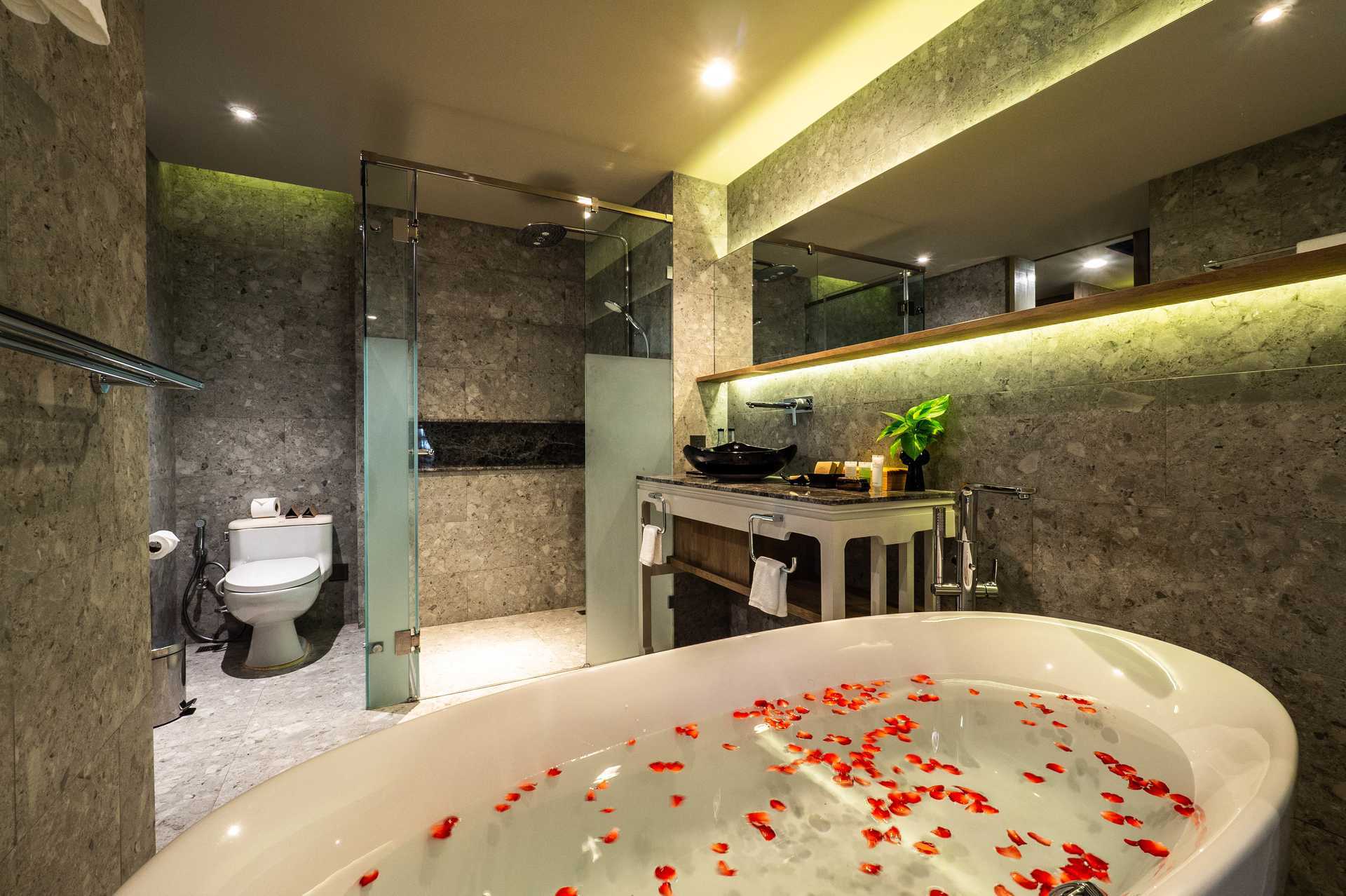 Deluxerom på La Flora Khao Lak i Khao Lak, Thailand.