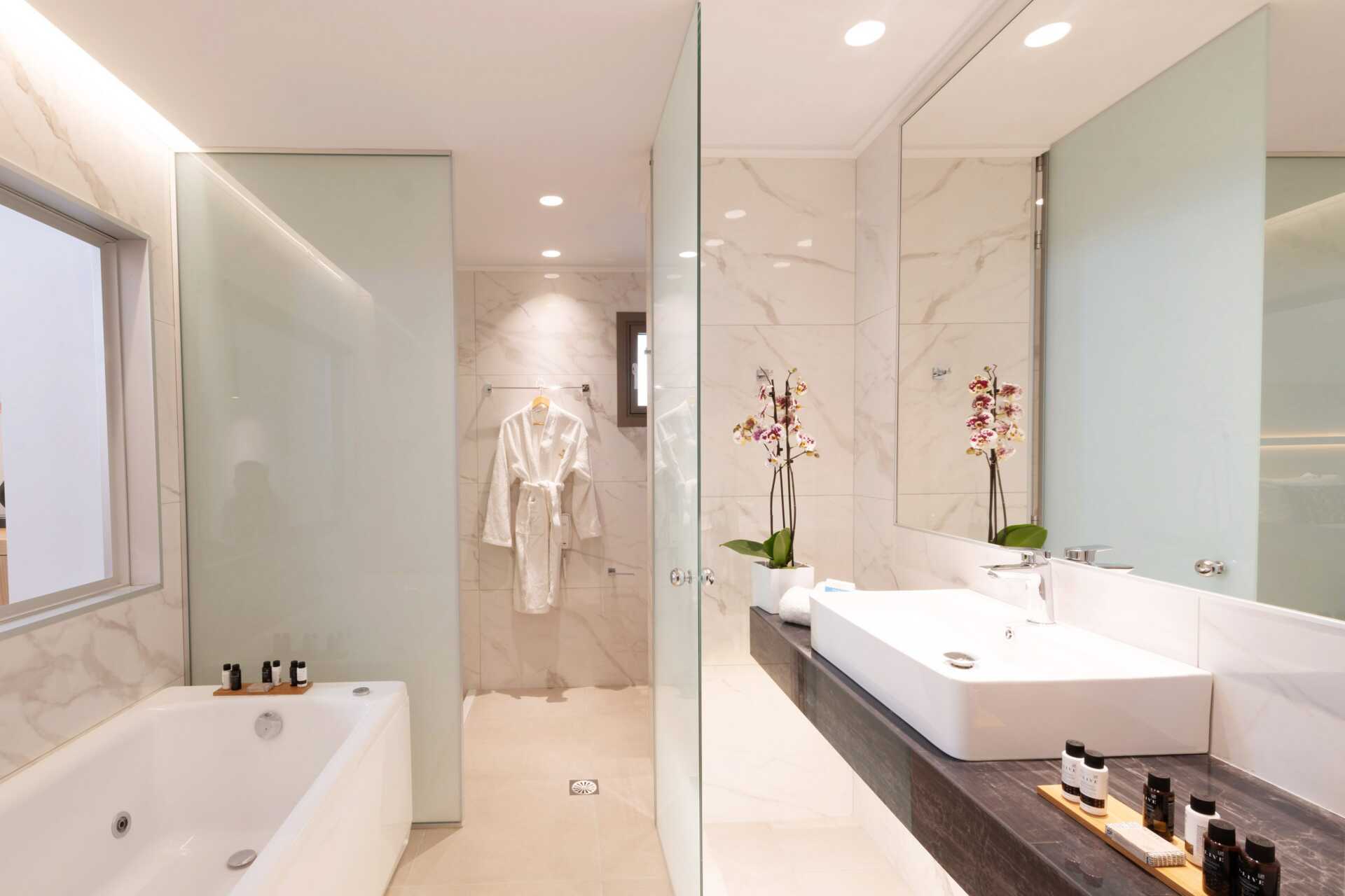 Deluxesuite med halvpensjon kun for voksne over 16 år på High Beach, Kreta.