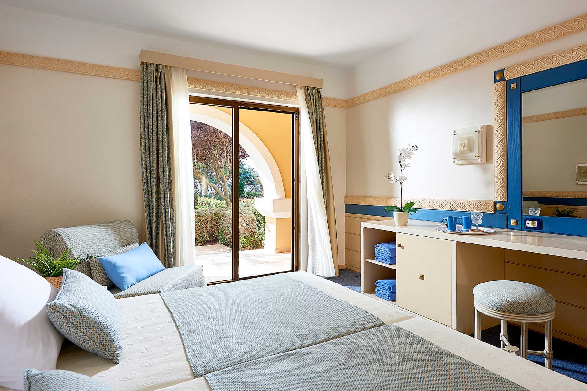 Dobbeltrom på Aldemar Olympian Village i Skafidia, Hellas.