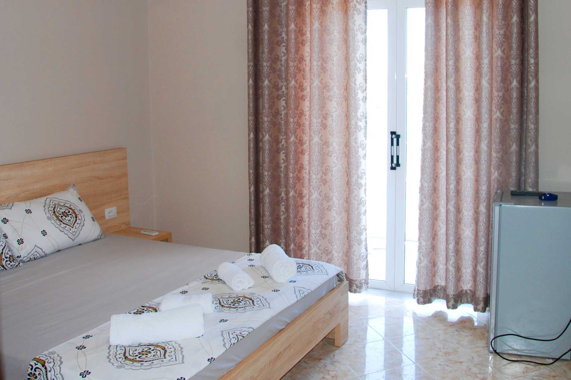 Dobbeltrom på Edola i Saranda, Albania.