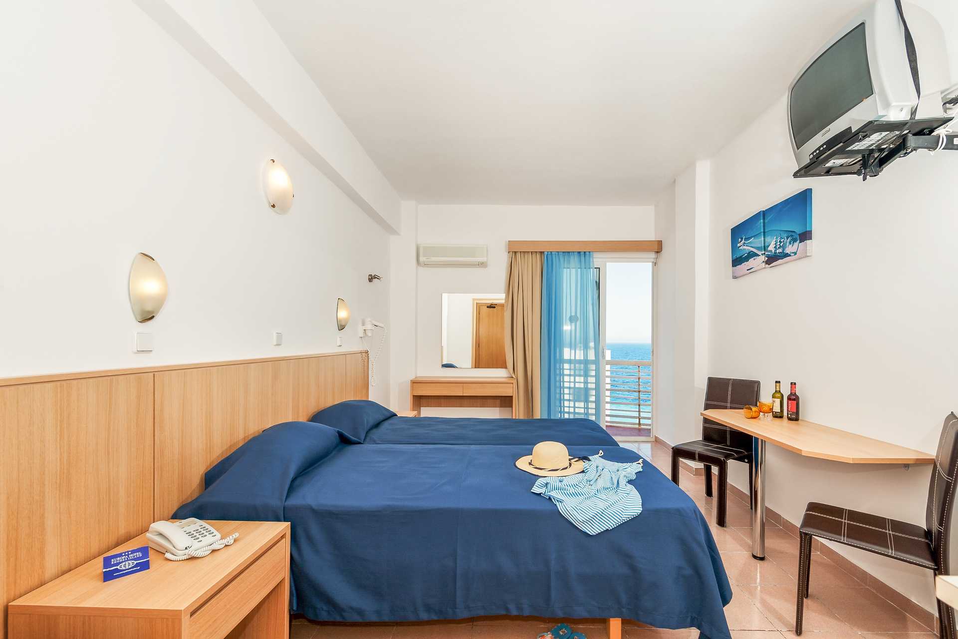 Dobbeltrom på Europa i Rhodos by.