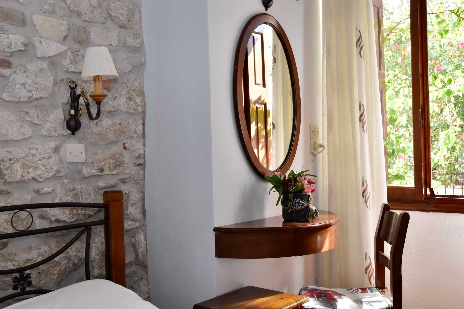 Dobbeltrom på Evripili på Samos i Hellas.