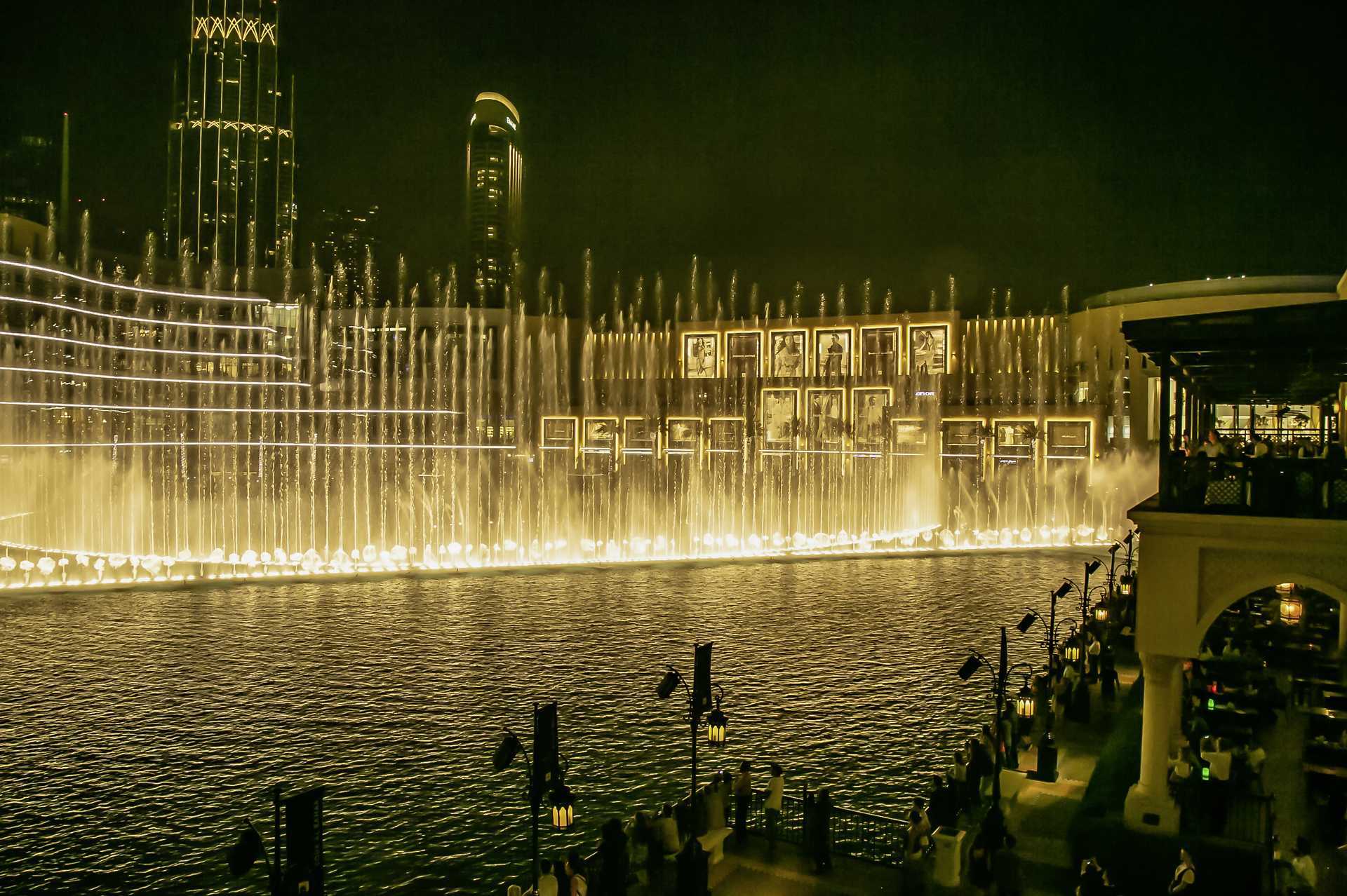 Dubai fountain i Dubai Downtown