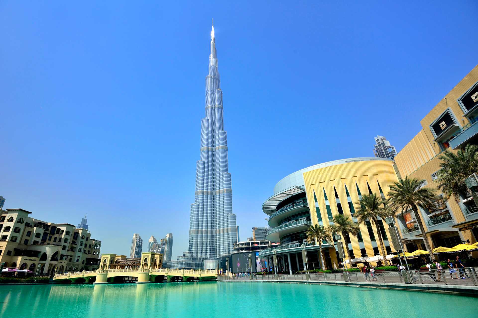 Burj Khalifa og Dubai Mall i Dubai Downtown, ca. 20 kilometer fra Barsha Heights