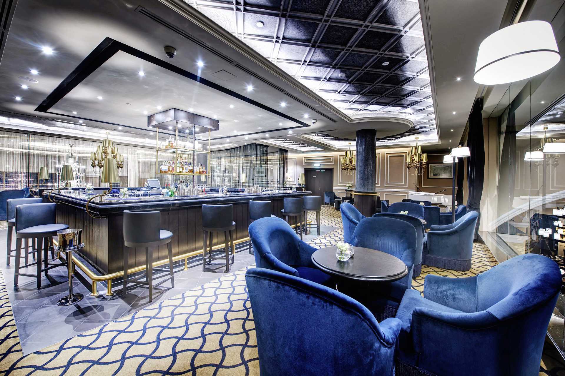 Bar på Dukes The Palm, et Royal Hideaway Hotel på Dubai Palm Jumeirah, De forente arabiske emirater.