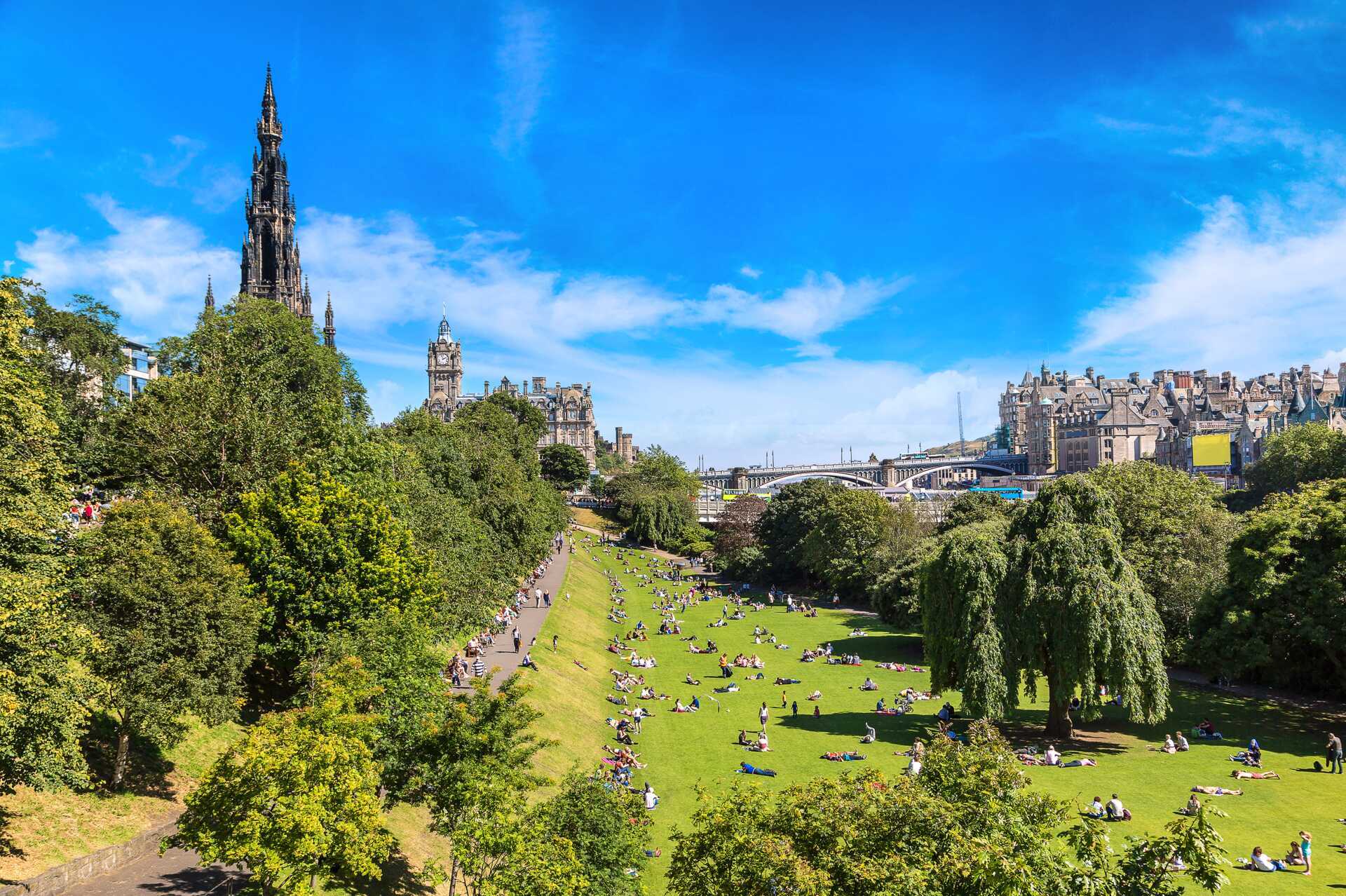 Sommer i Edinburgh.