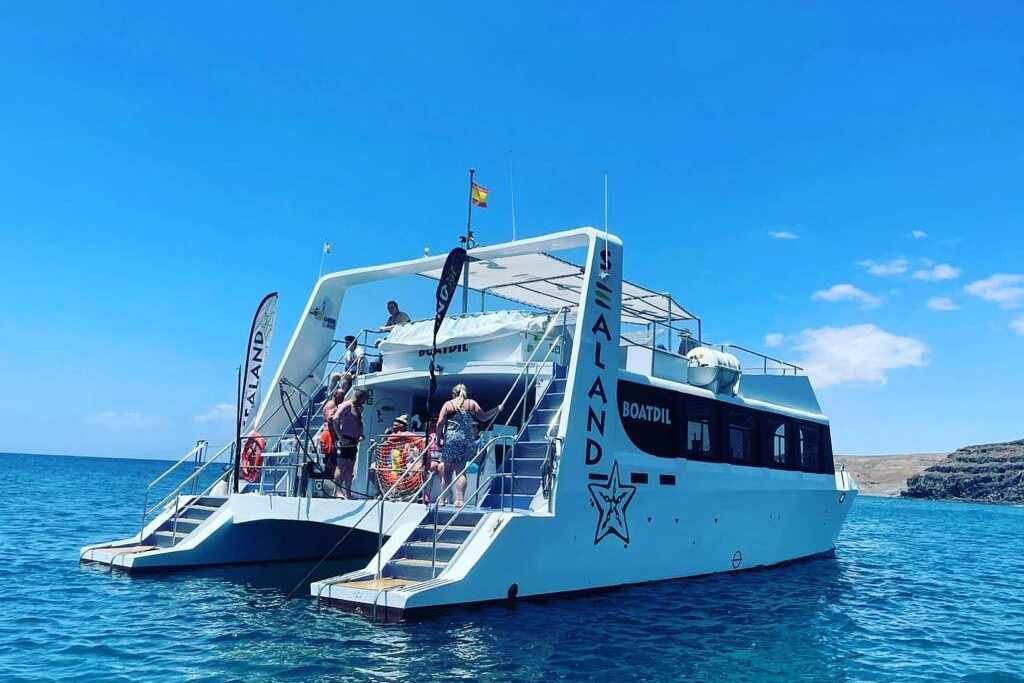 En dag på katamaran med Sealand