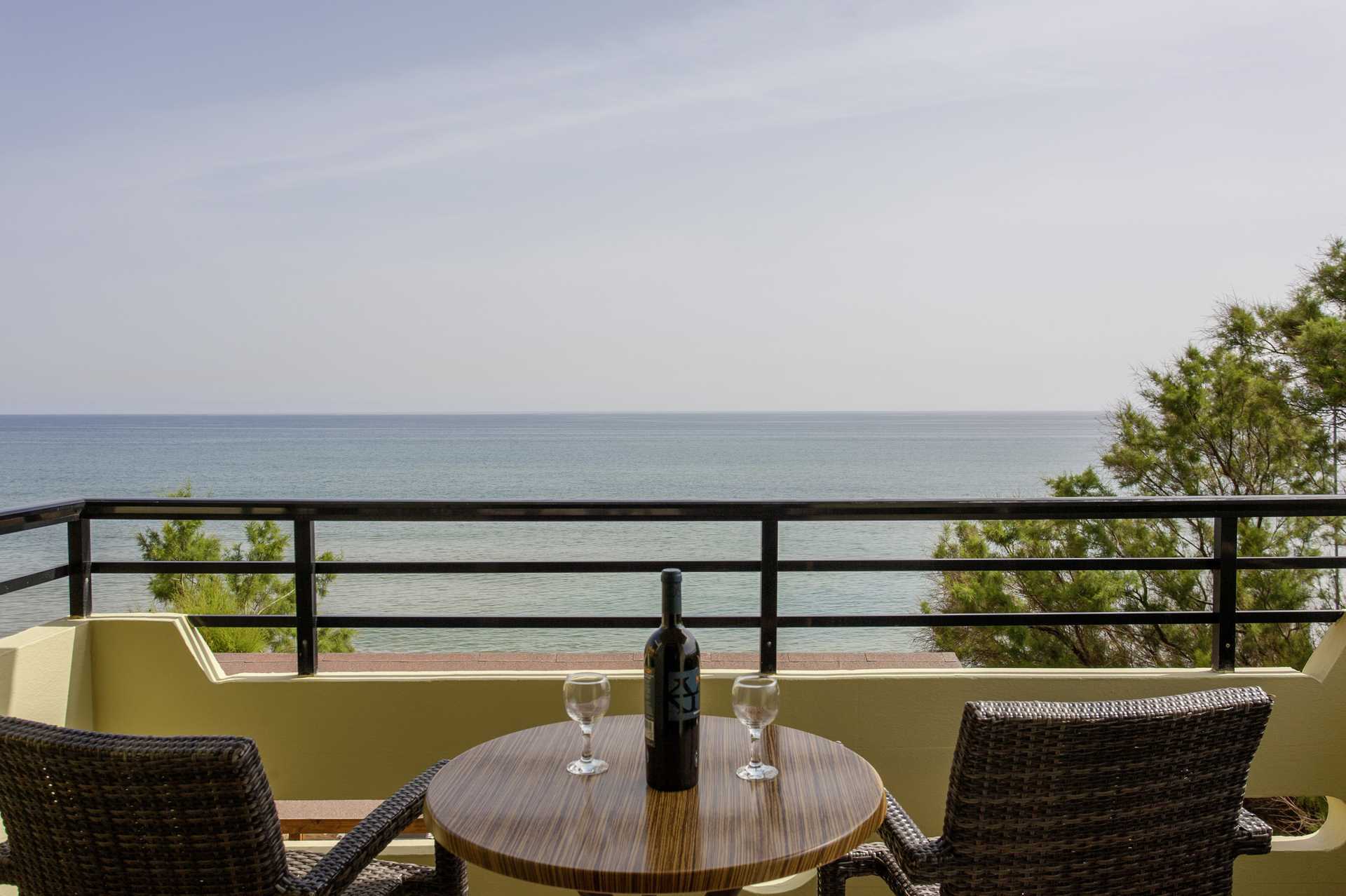 Ettromsleilighet med havutsikt