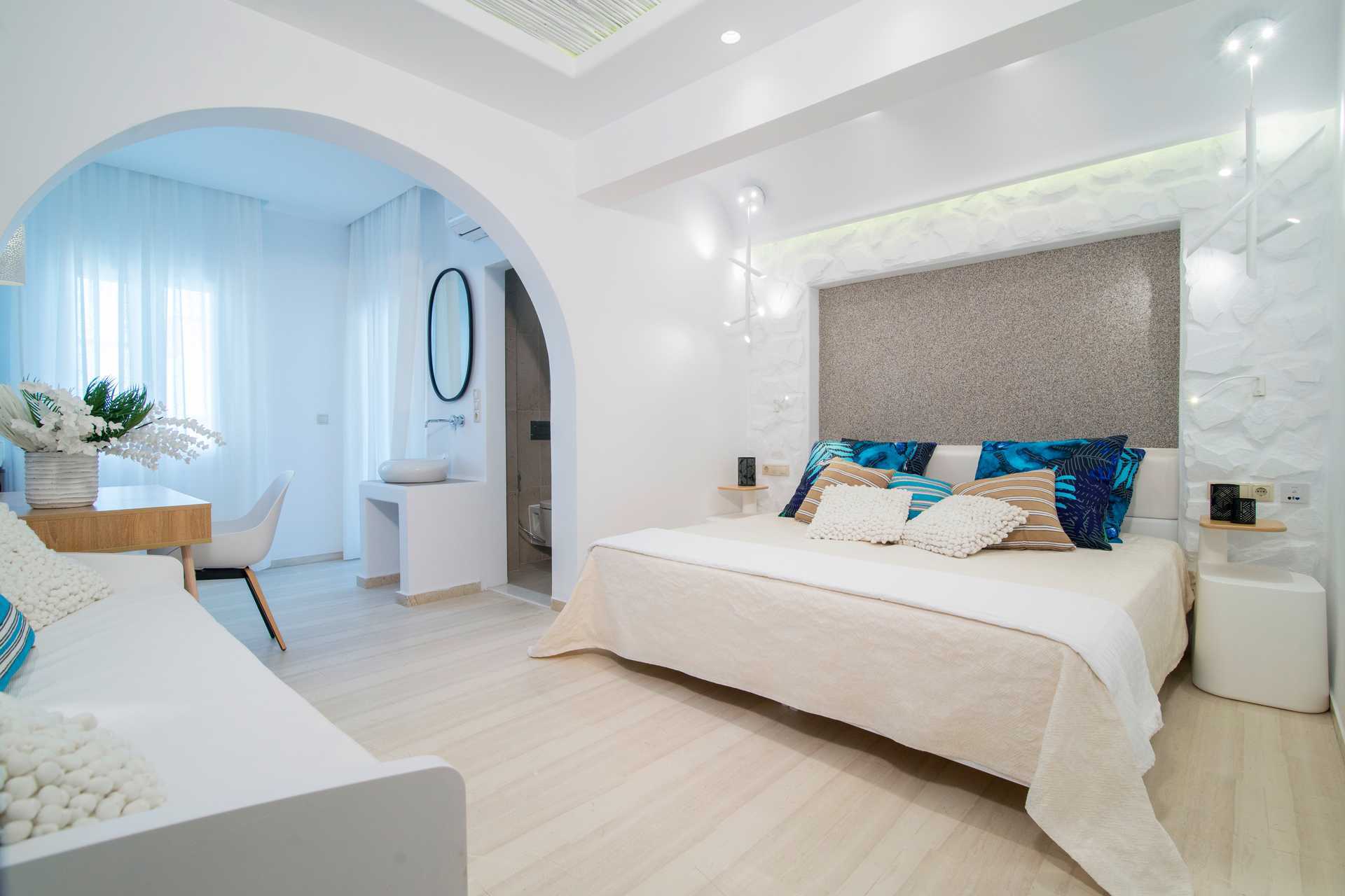 Ettromsleilighet på hotell Spiros i Naxos by.