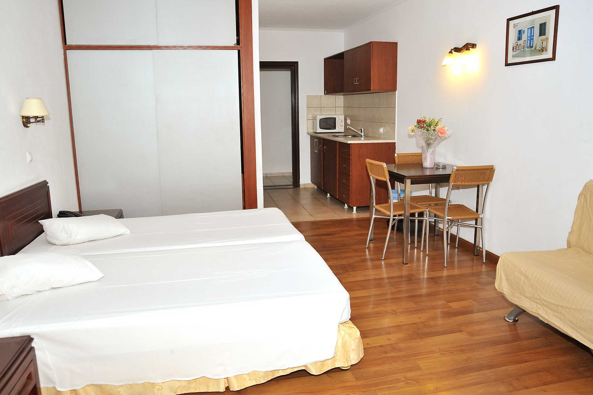 Ettromsleilighet på Santa Marina i Kos by på Kos, Hellas.