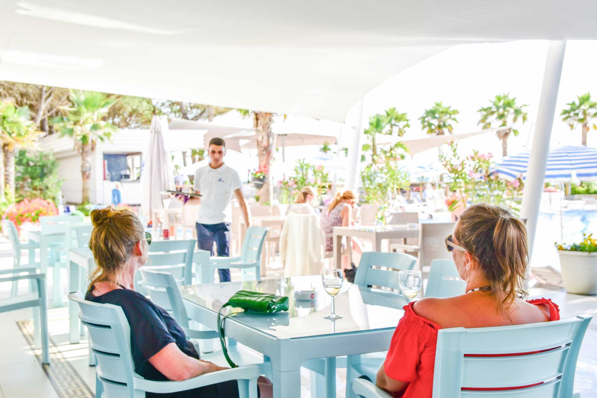 Restaurant på Fafa Premium på Durres riviera i Albania.