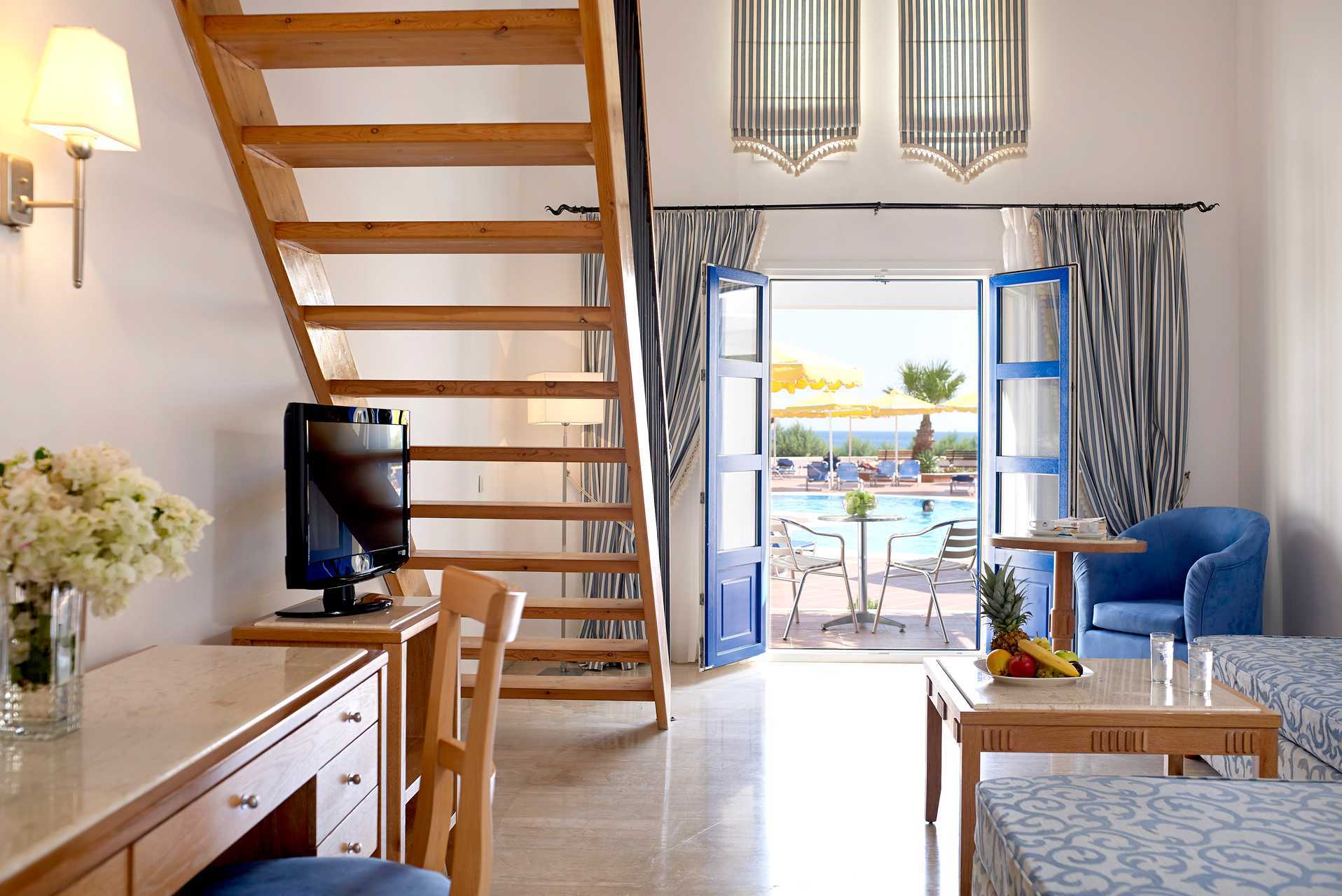 Familierom i etasjen på Mitsis Norida Beach Hotel i Kos, Hellas.