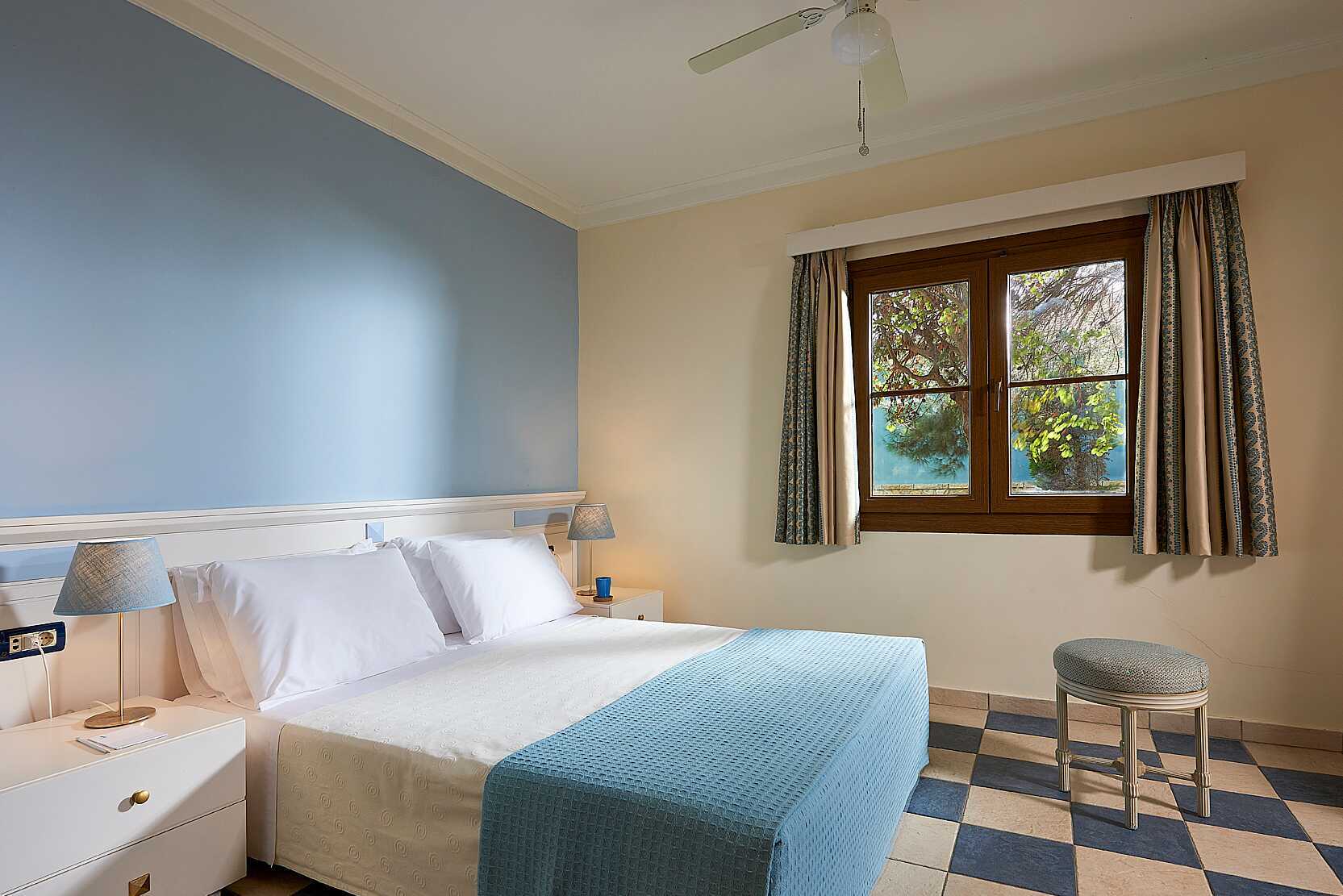 Familierom på Aldemar Olympian Village i Skafidia, Hellas.