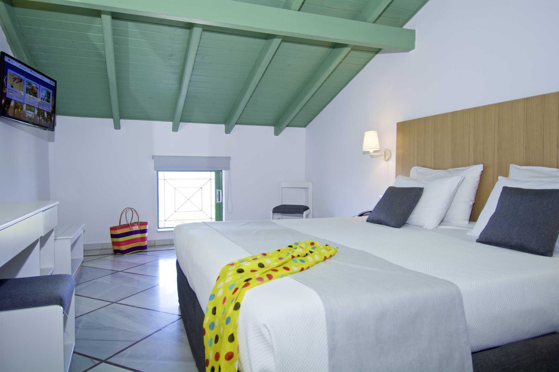 Familierom på Samaina Inn i Karlovassi på Samos.