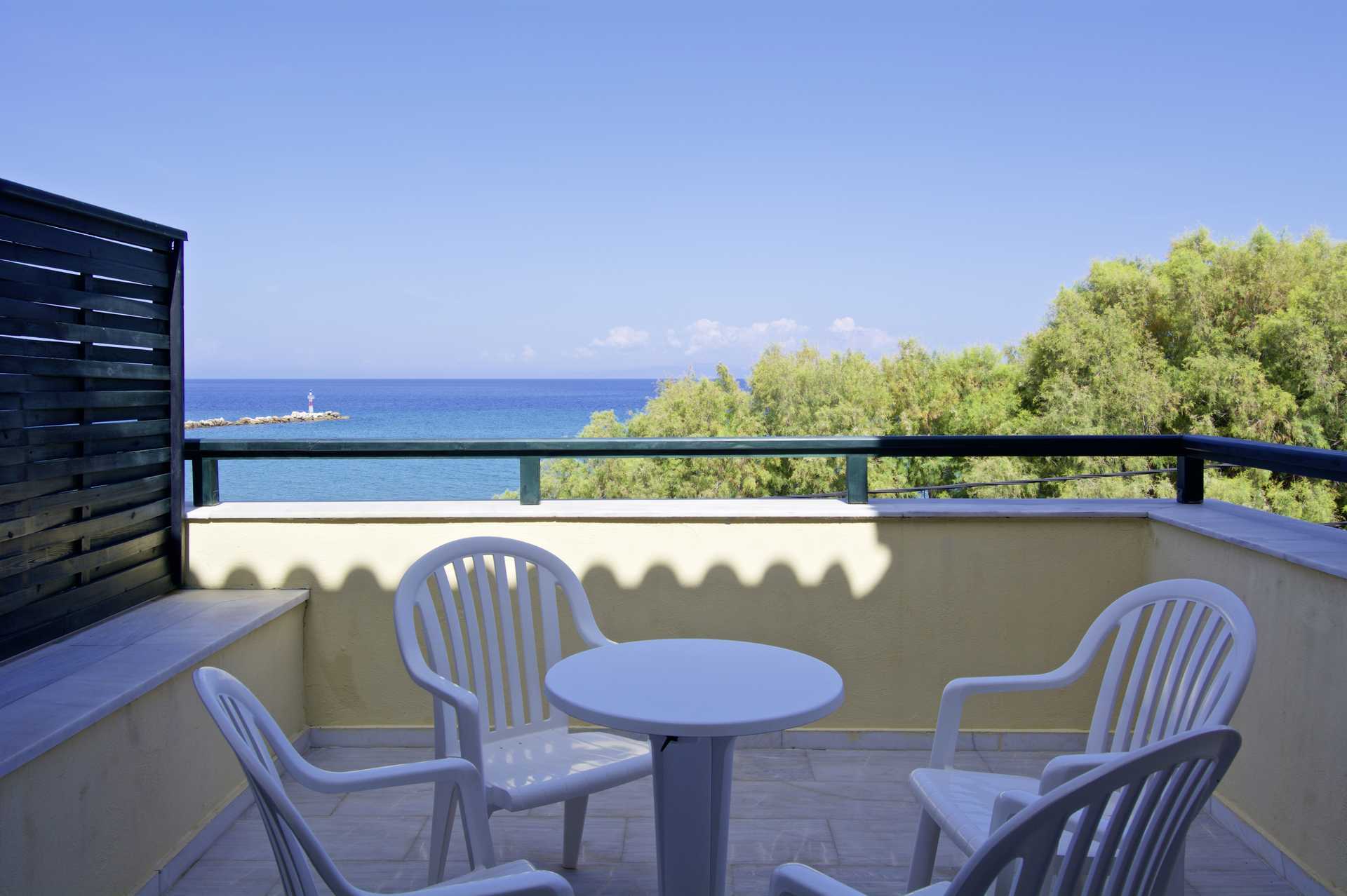 Familierom på Samaina Inn i Karlovassi på Samos.