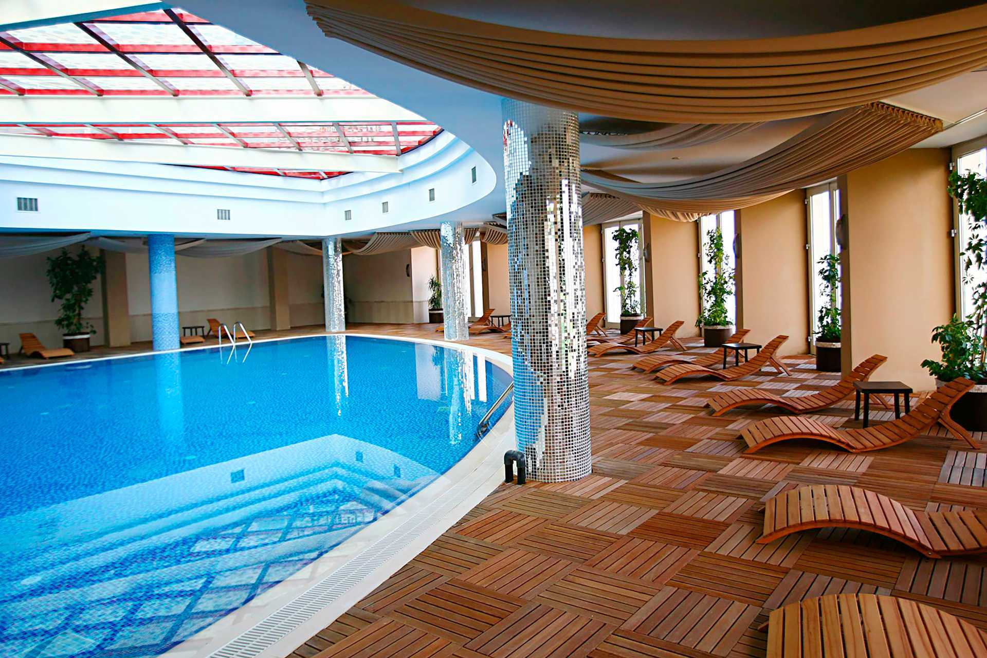 Spa og innendørsbasseng på Goldcity Holiday Resort i Alanya, Tyrkia.