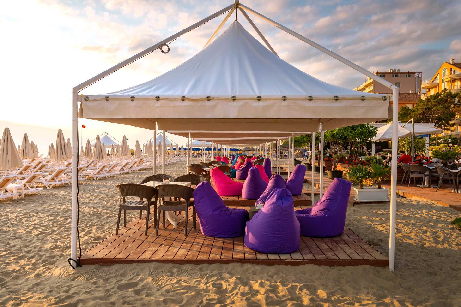 Stranden ved hotellet