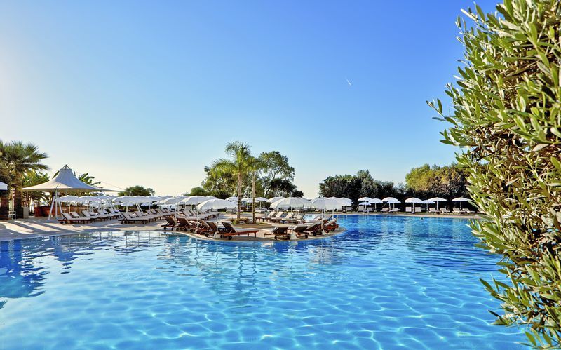 Bassenget på hotell Grecian Park, Kypros.