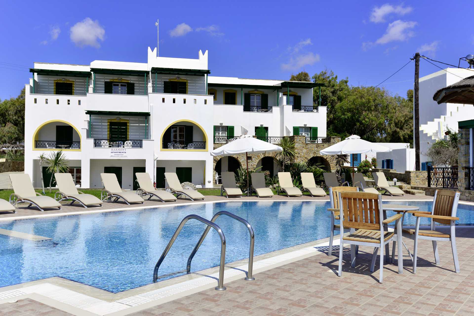 Bassengområdet på Harmony på Naxos, Hellas.