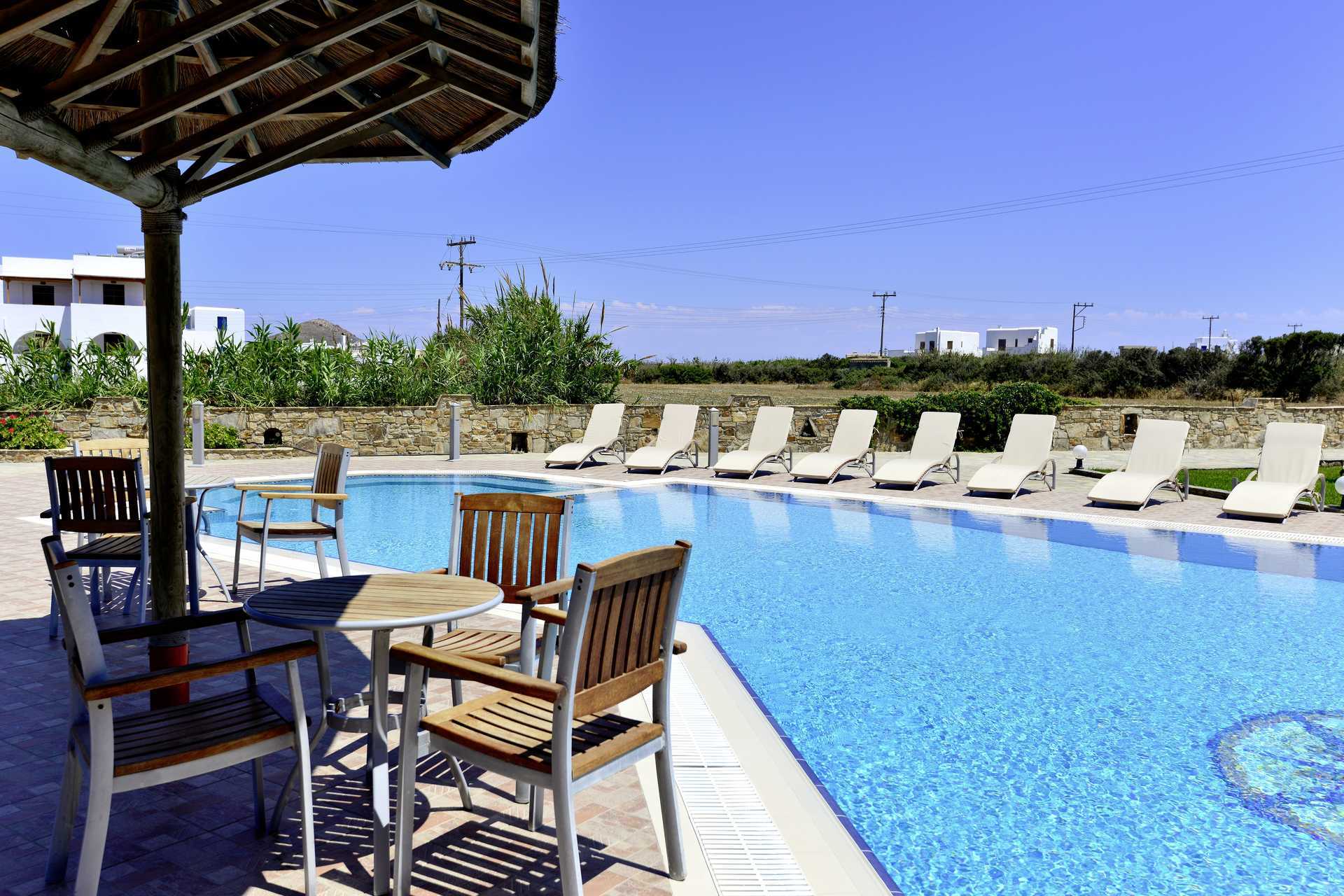 Bassengområde på Harmony på Naxos, Hellas.
