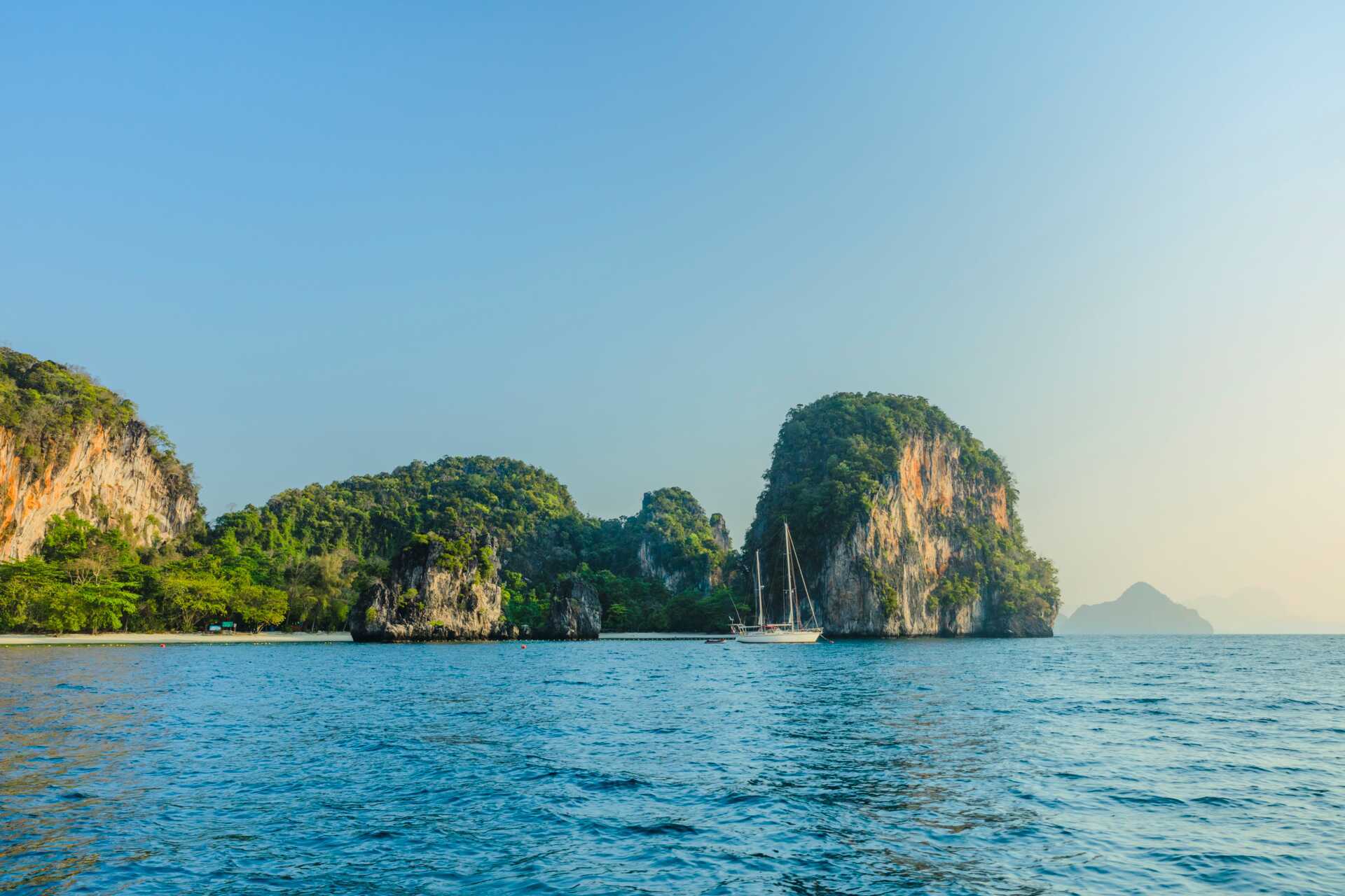 Hong Island med longtailbåt