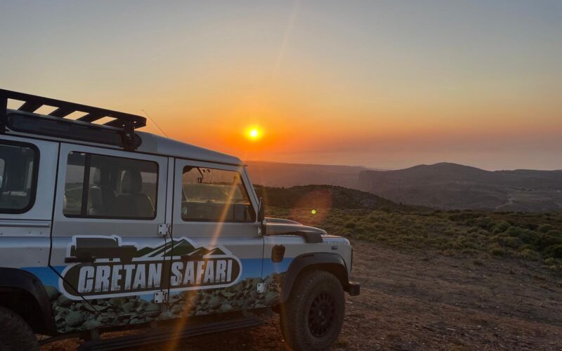 Jeepsafari i solnedgang