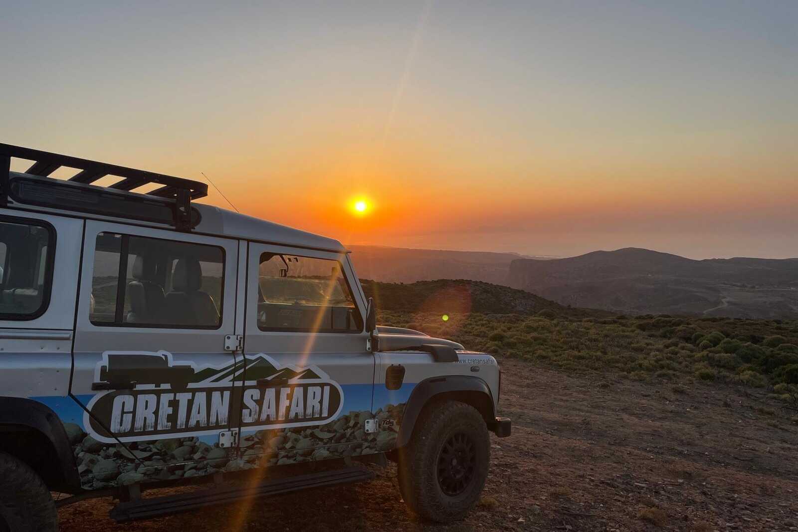 Jeepsafari i solnedgang
