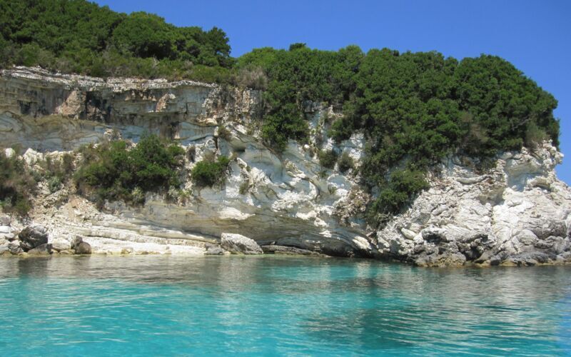 Joniske perler – Paxos og Antipaxos