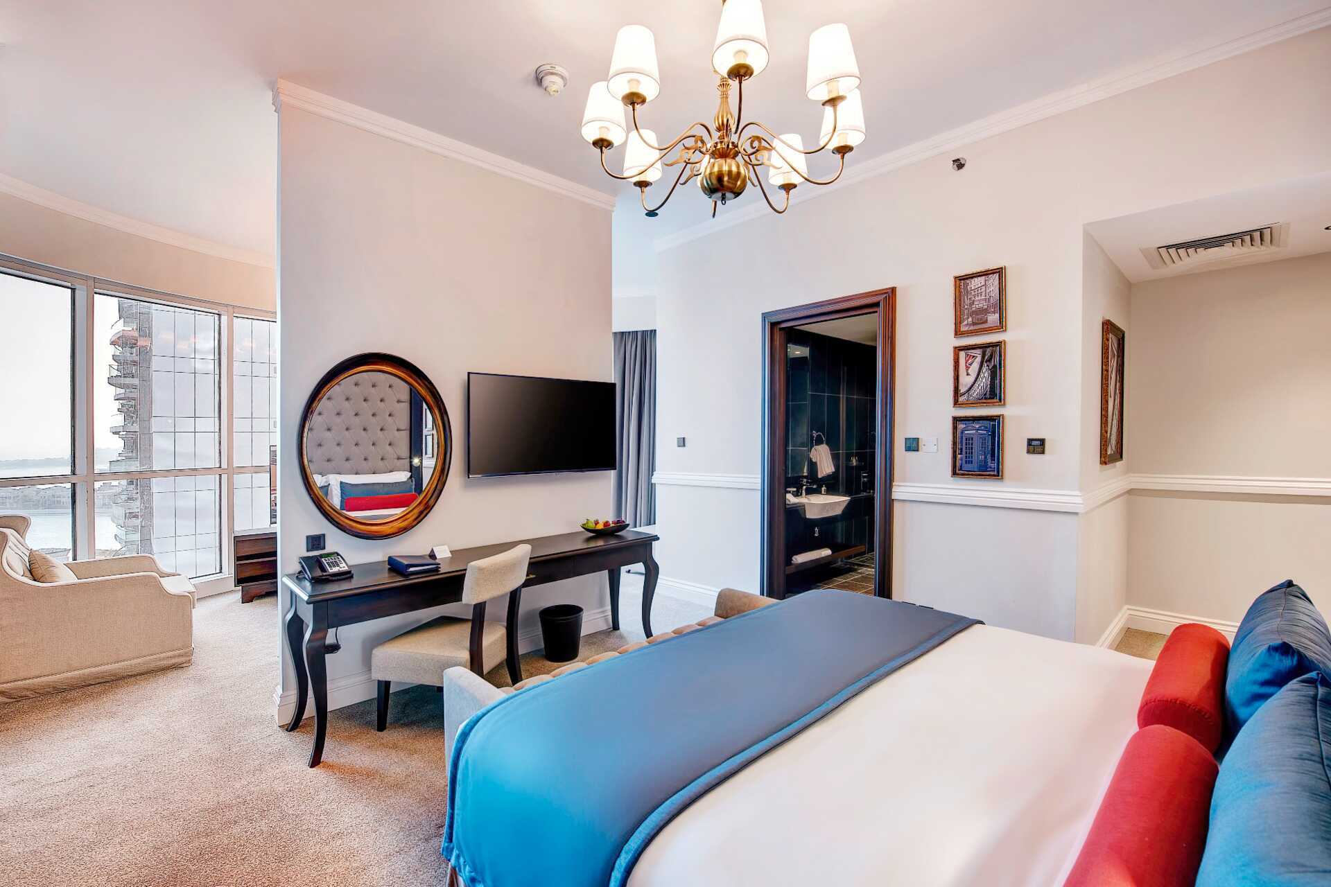 Juniorsuite på Dukes The Palm, et Royal Hideaway Hotel i Dubai Palm Jumeirah, De forente arabiske emirater.