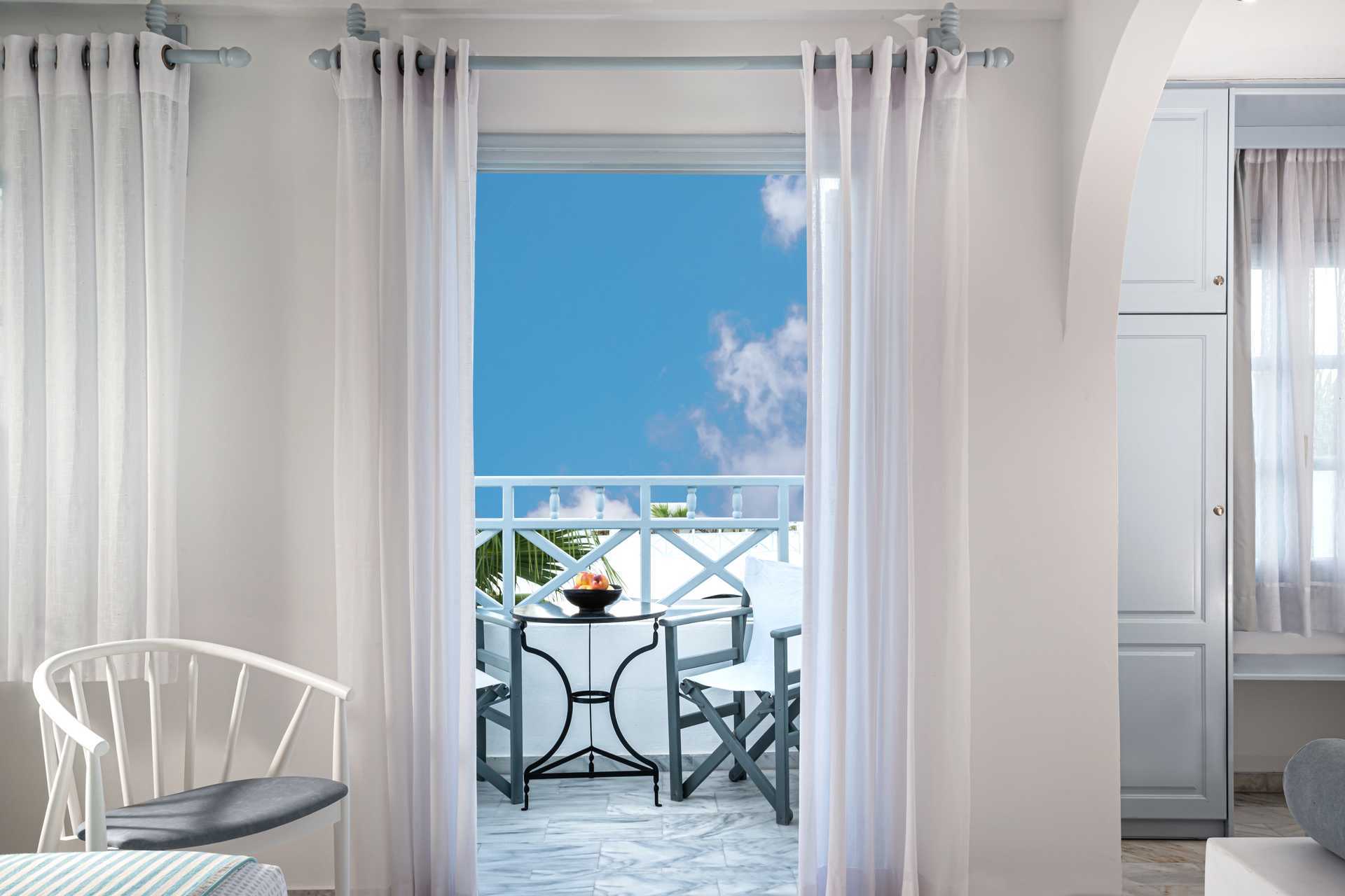Juniorsuite på Santorini Kastelli Resort på Santorini, Hellas.