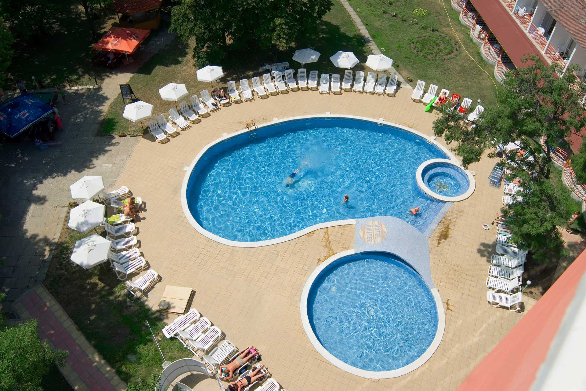 Bassengområdet – New Jupiter i Sunny Beach på Burgaskysten