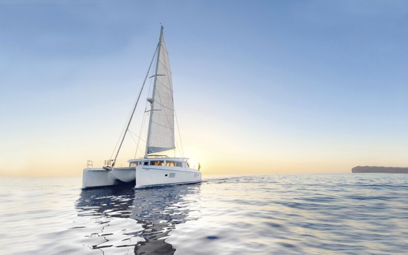 Katamarancruise i solnedgangen