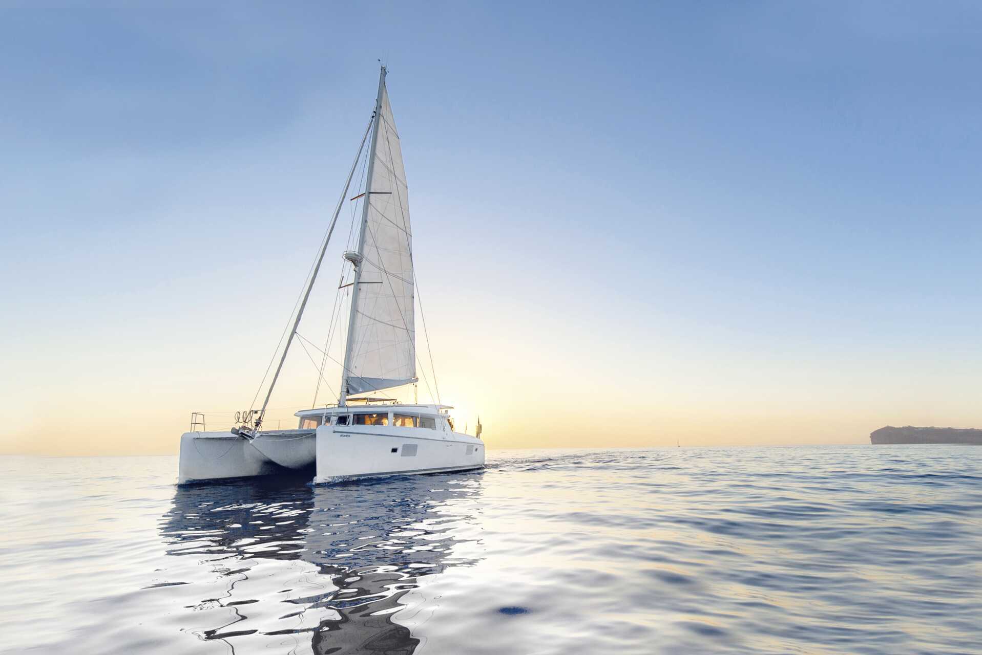 Katamarancruise i solnedgangen